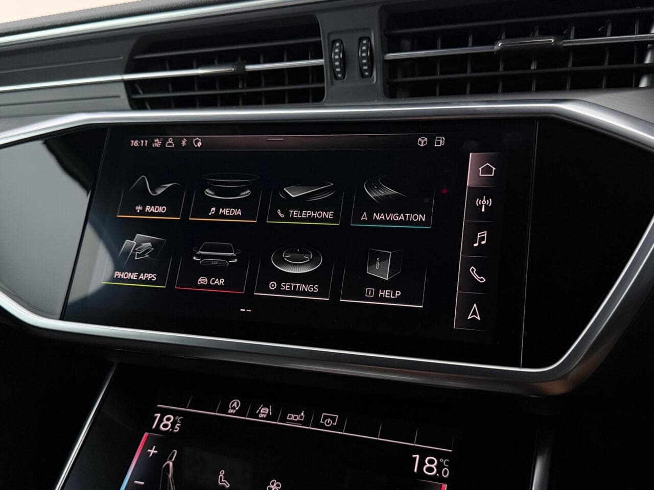 Audi A6 Avant thumbnail Infotainment System