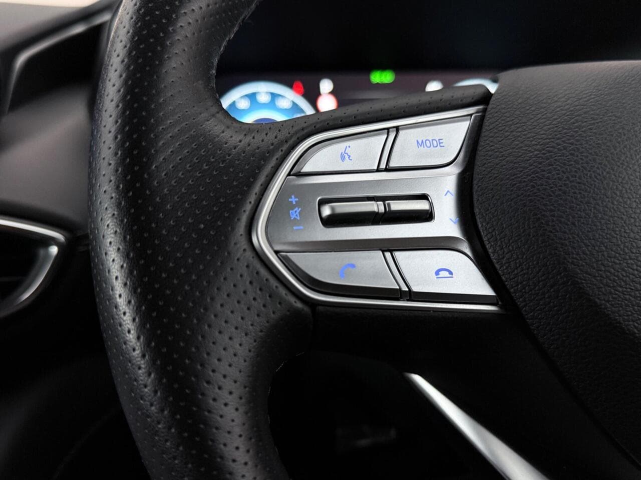Hyundai Santa Fe thumbnail Misc Controls