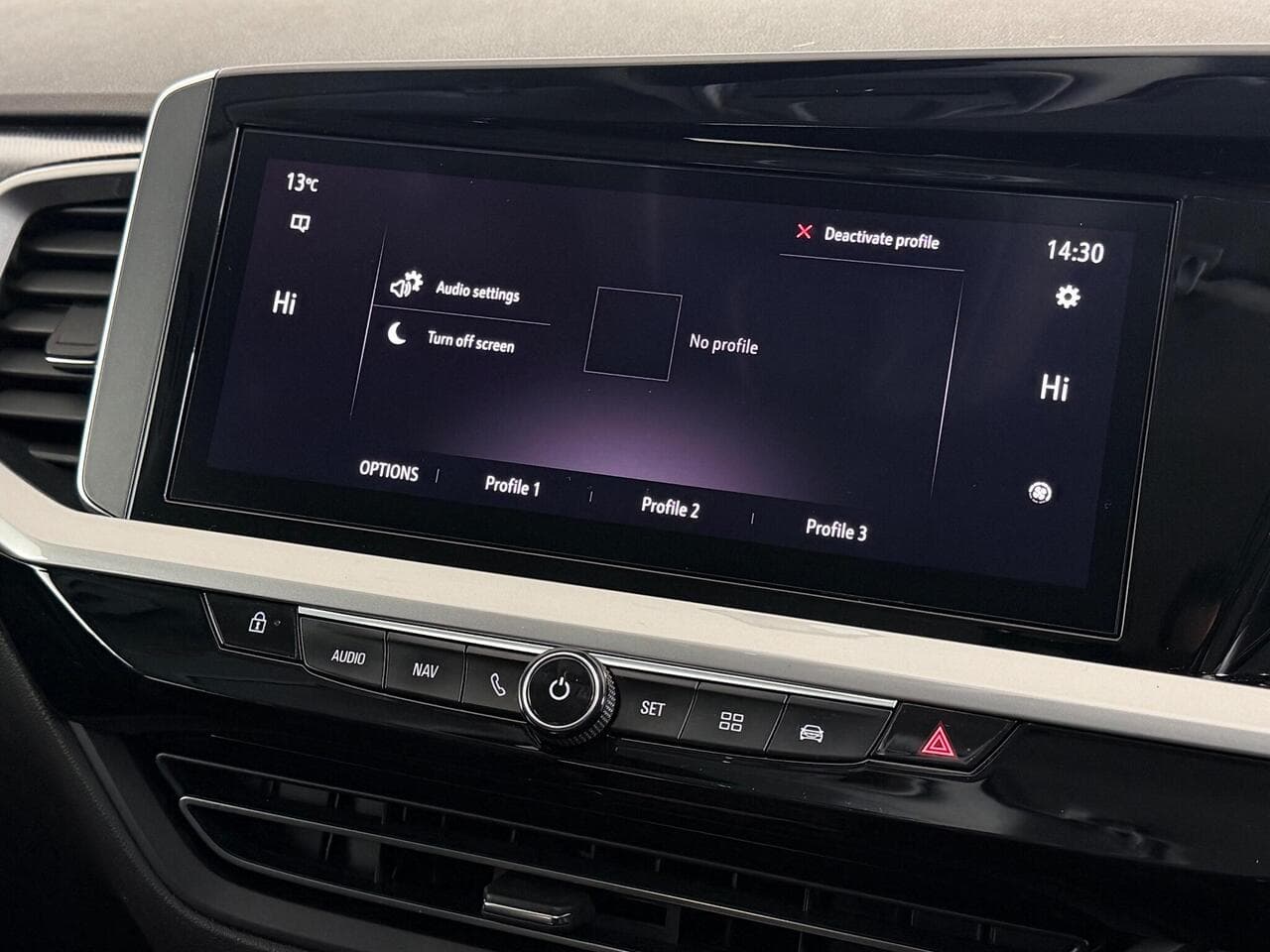 Vauxhall Grandland thumbnail Infotainment System