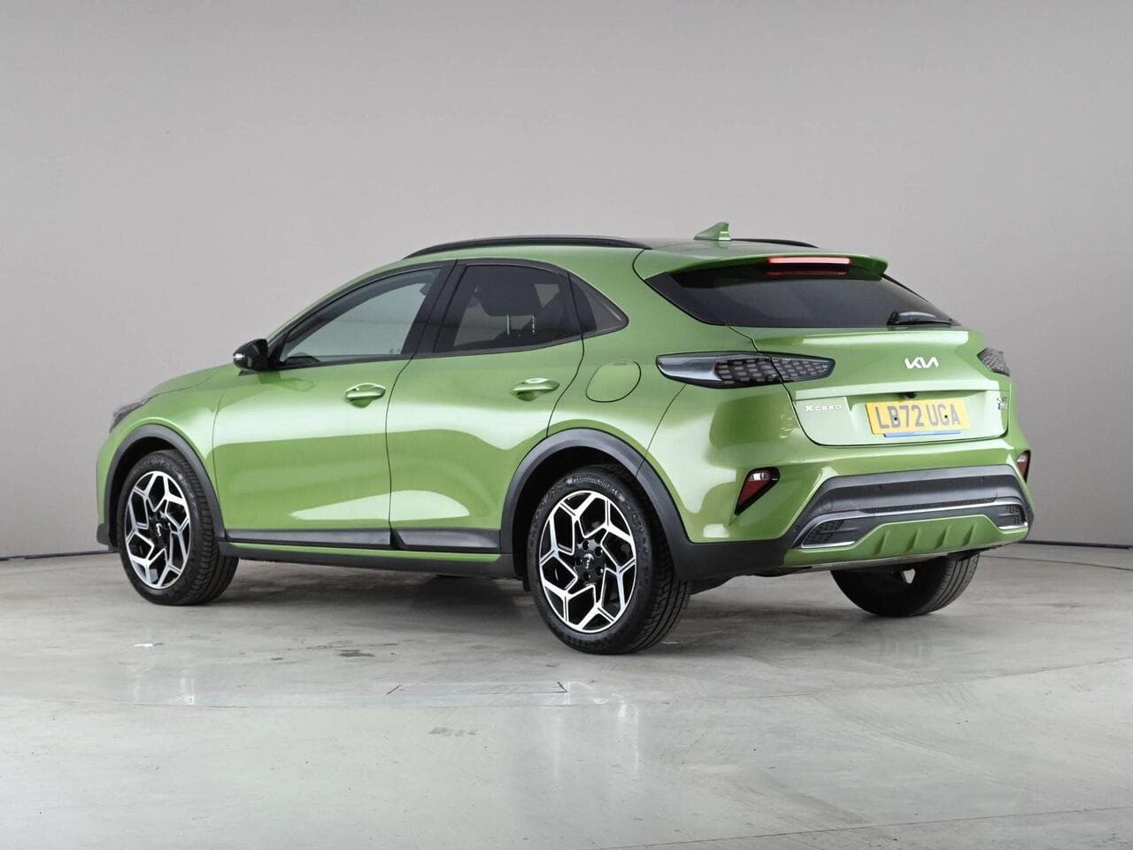 Kia XCeed thumbnail Front Left