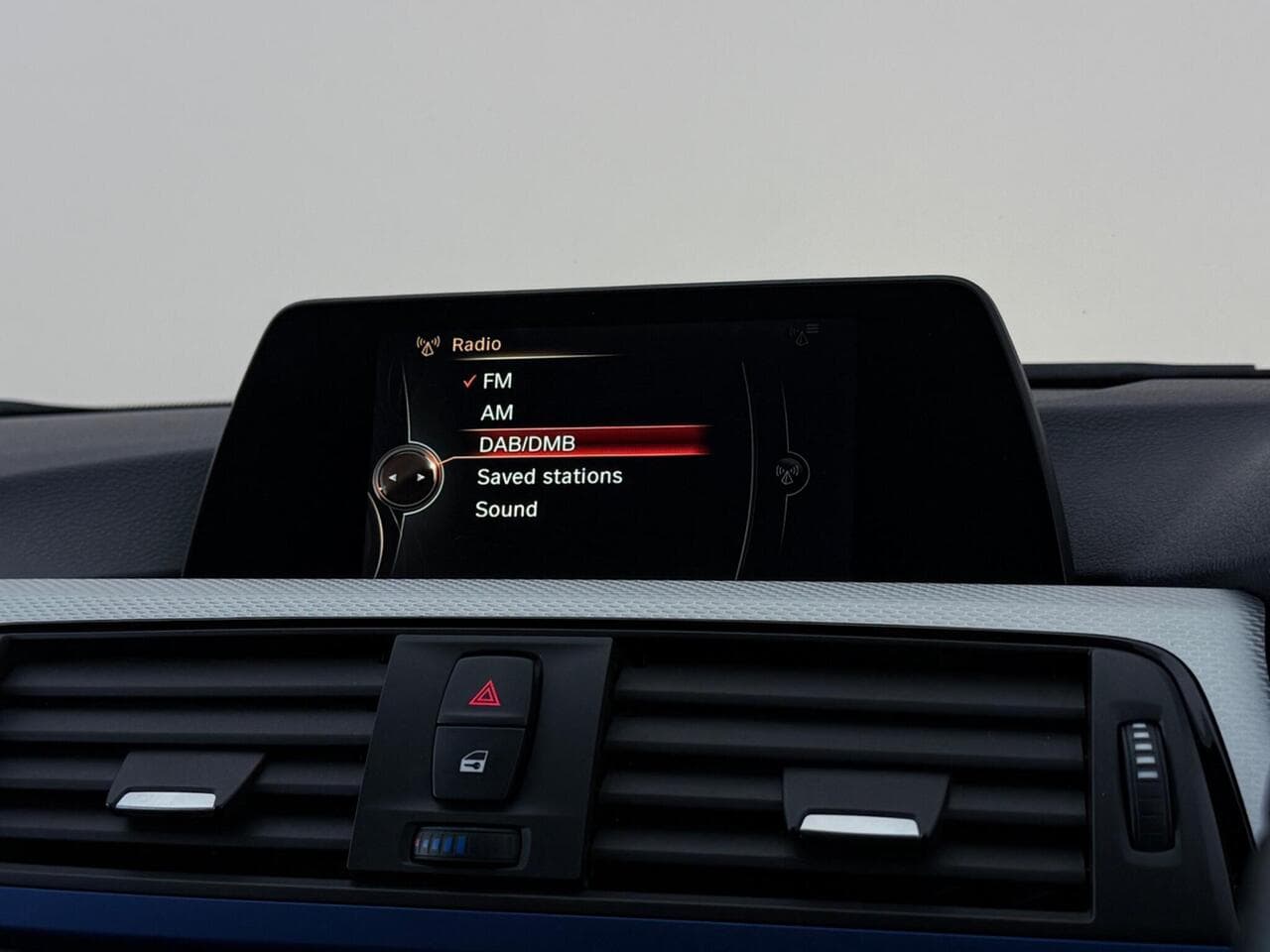 BMW 3 Series thumbnail Infotainment System