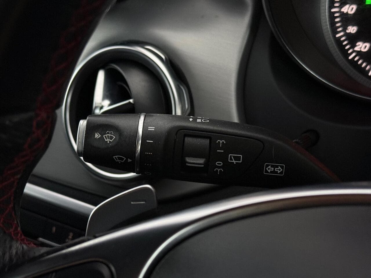 Mercedes-Benz GLA thumbnail Misc Controls
