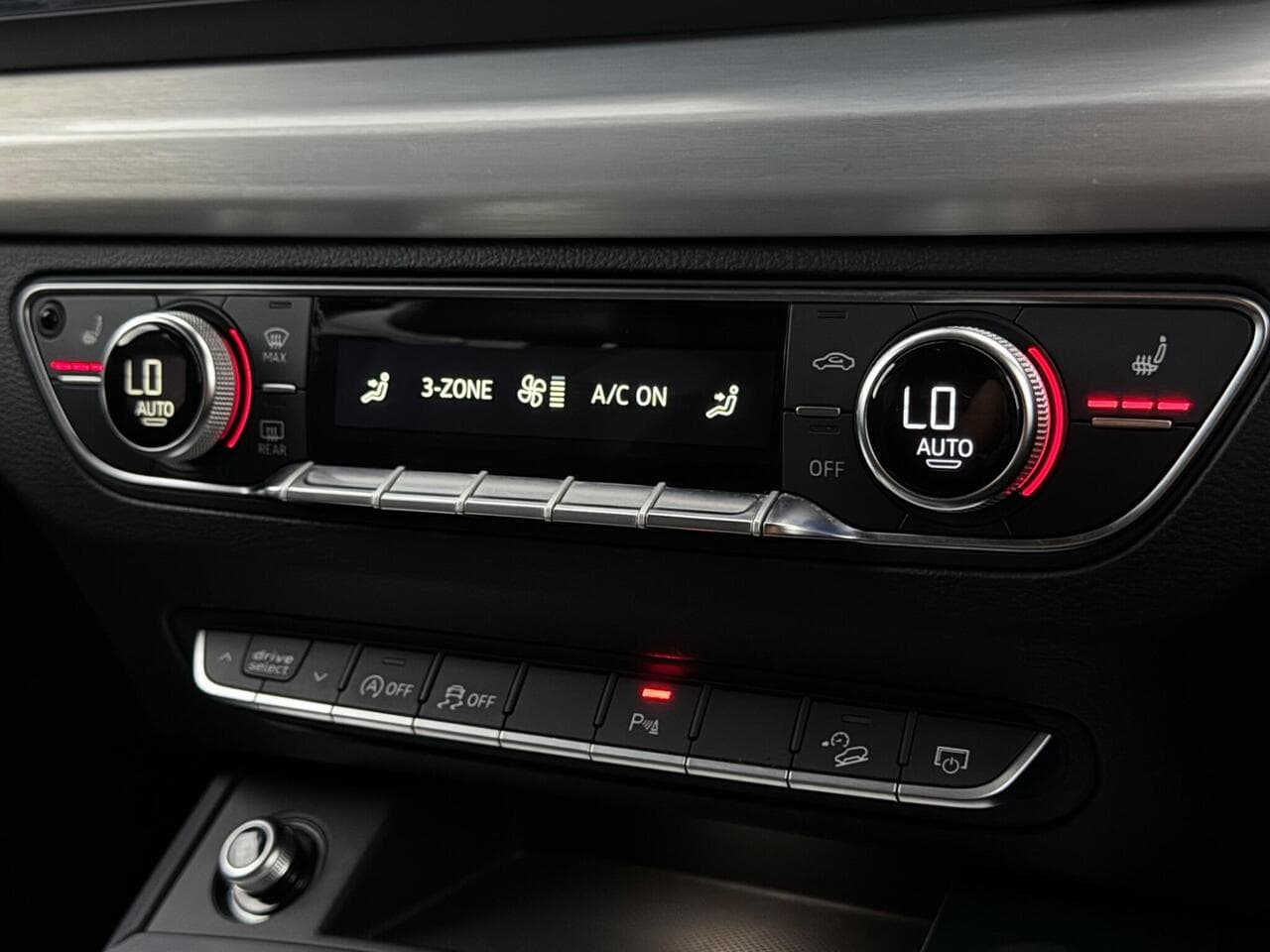 Audi Q5 thumbnail Misc Controls
