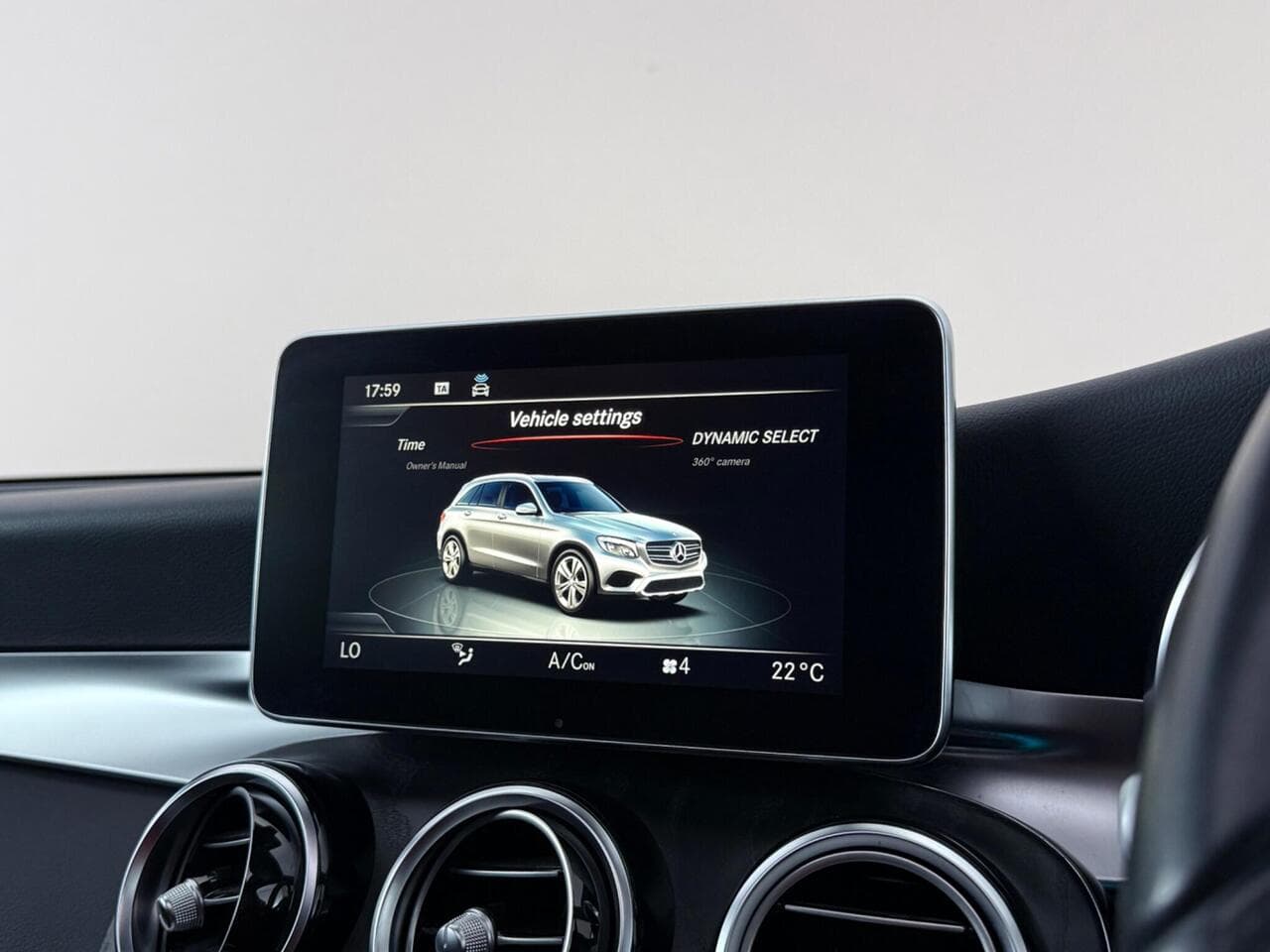 Mercedes-Benz GLC thumbnail Infotainment System