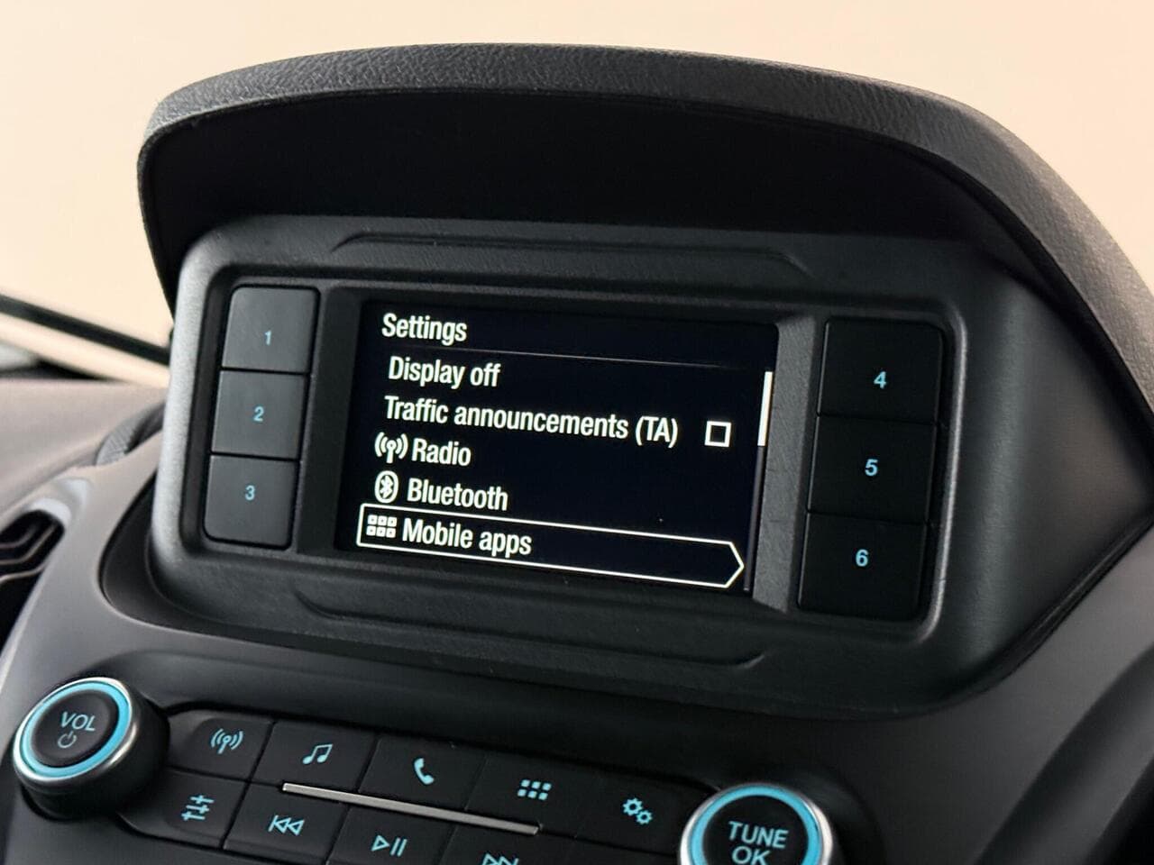 Ford Transit Courier thumbnail Infotainment System
