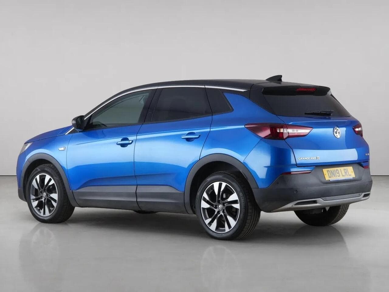 Vauxhall Grandland X thumbnail Rear Left