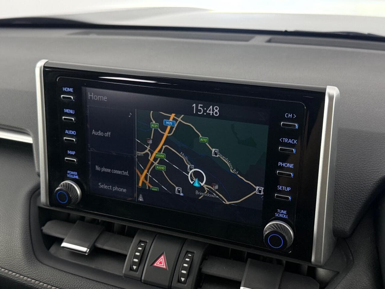 Toyota RAV4 thumbnail Infotainment System