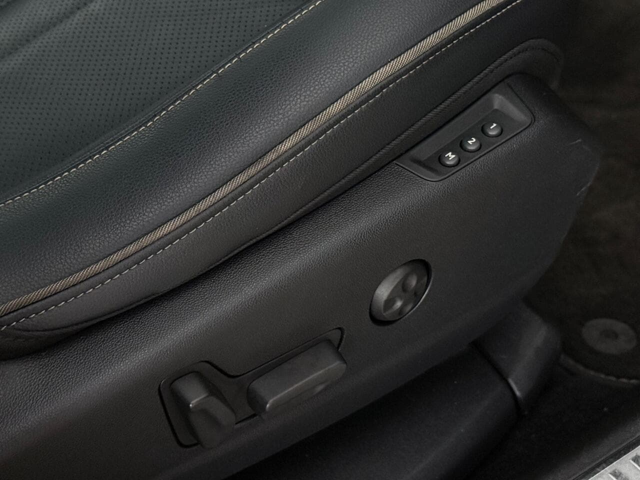 Vauxhall Grandland X thumbnail Misc Controls