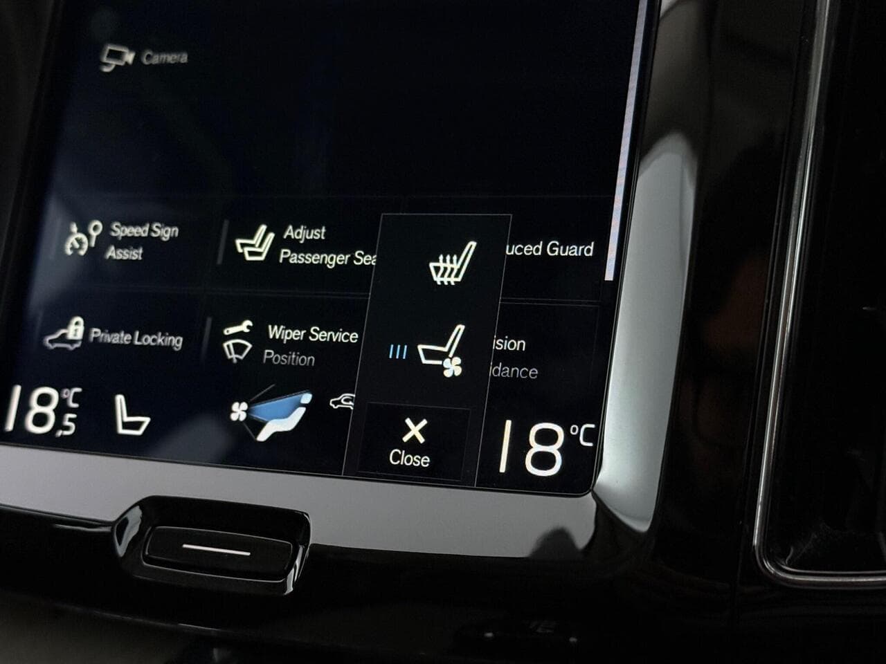 Volvo XC60 thumbnail Infotainment System
