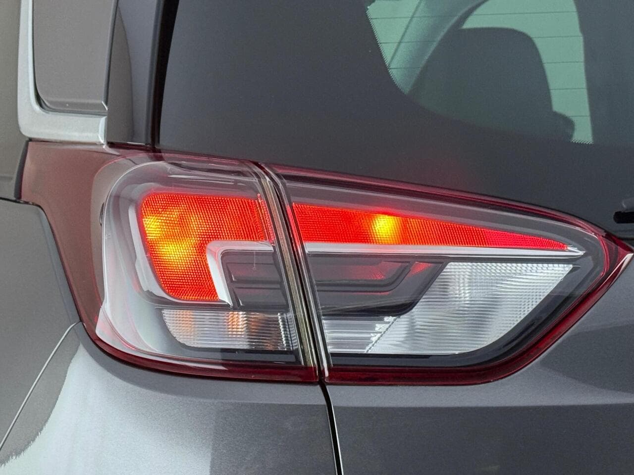 Vauxhall Crossland X thumbnail Lights Rear