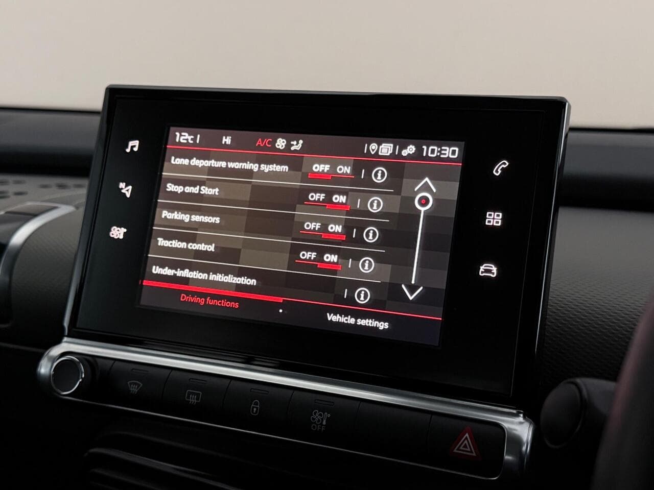 Citroen C4 Cactus thumbnail Infotainment System