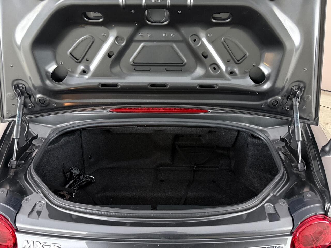 Mazda MX-5 thumbnail Boot
