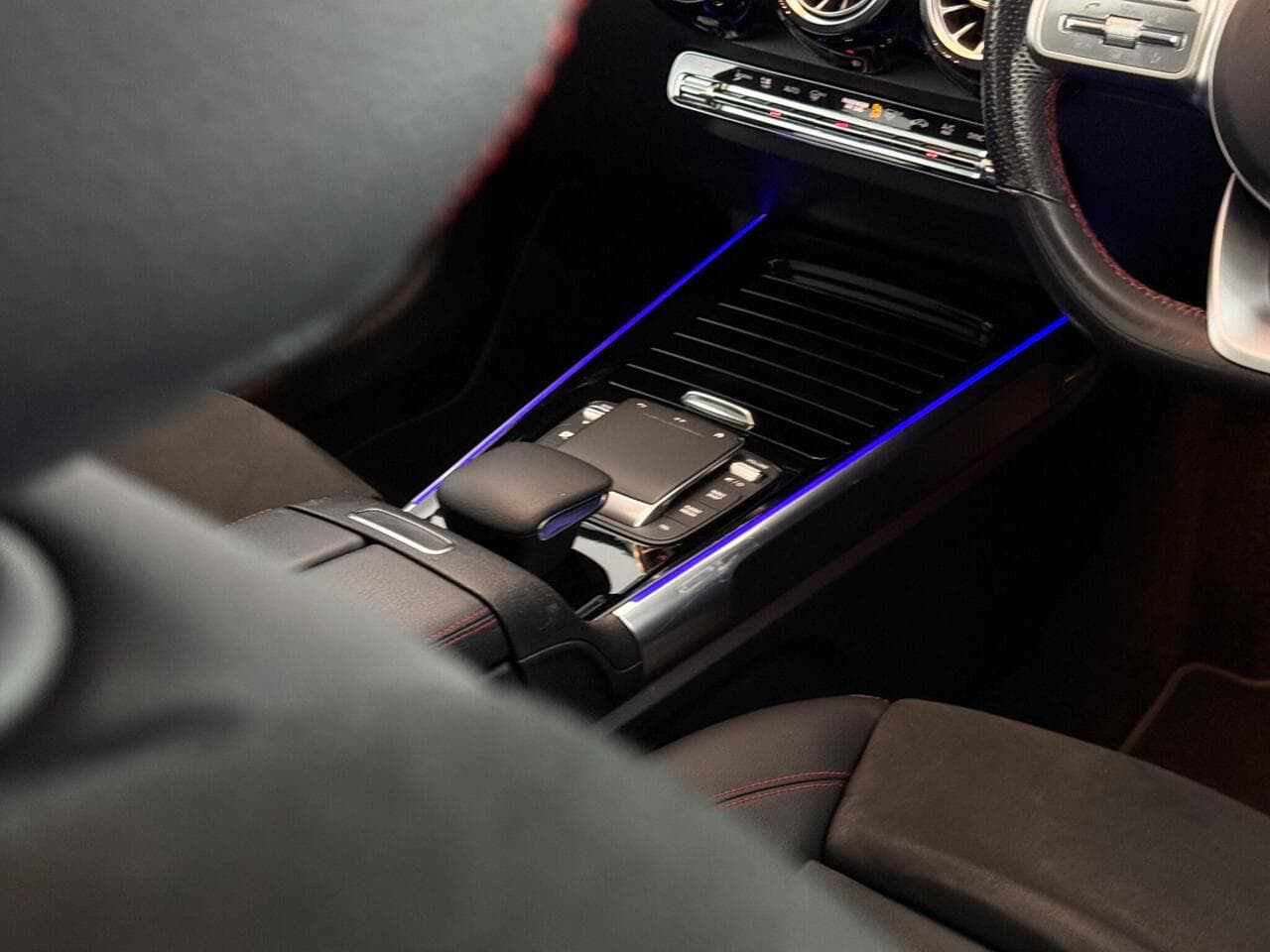 Mercedes-Benz GLB thumbnail Inconclusive