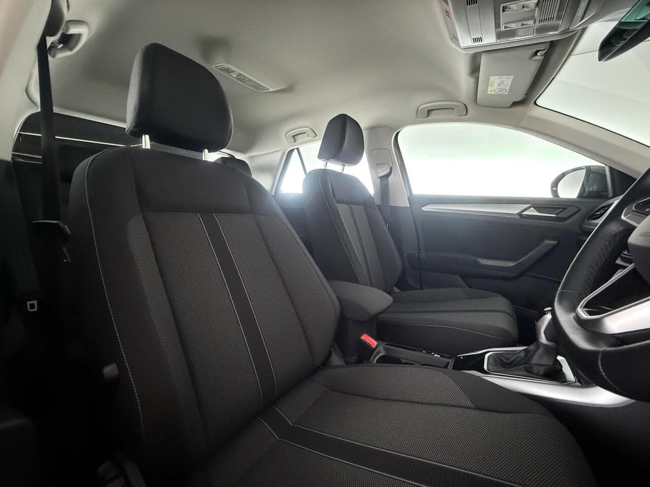 Volkswagen T-Roc thumbnail Seat Driver