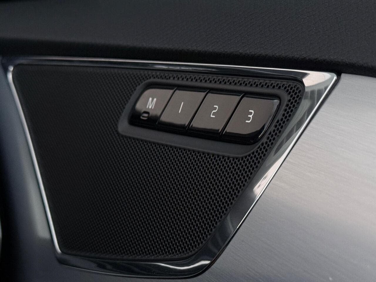 Volvo XC90 thumbnail Misc Controls