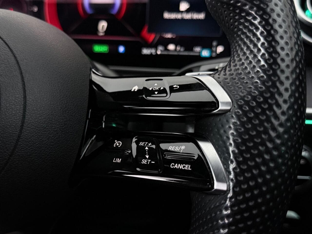 Mercedes-Benz C Class thumbnail Misc Controls