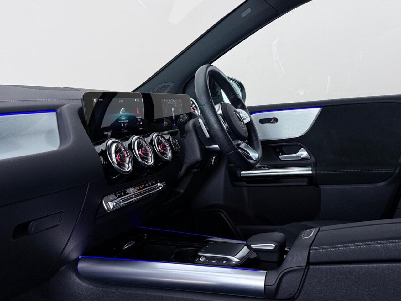 Mercedes-Benz B Class thumbnail Interior Front