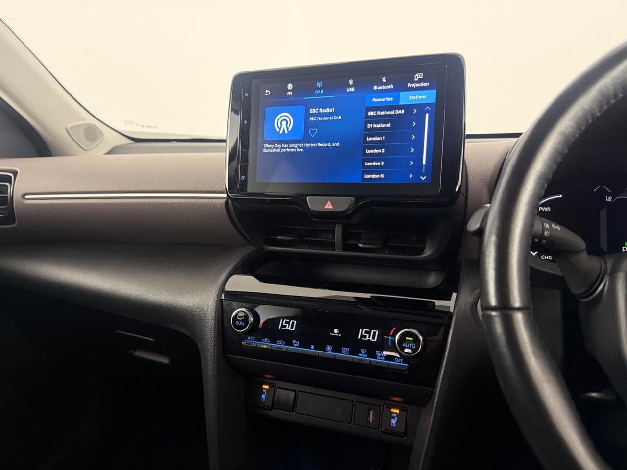 Toyota Yaris Cross thumbnail Infotainment System