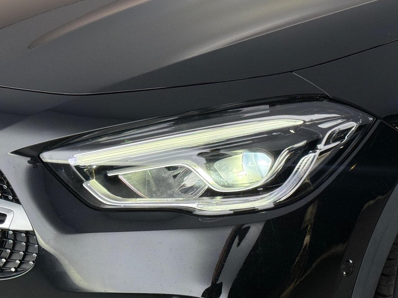 Mercedes-Benz GLA thumbnail Lights Front