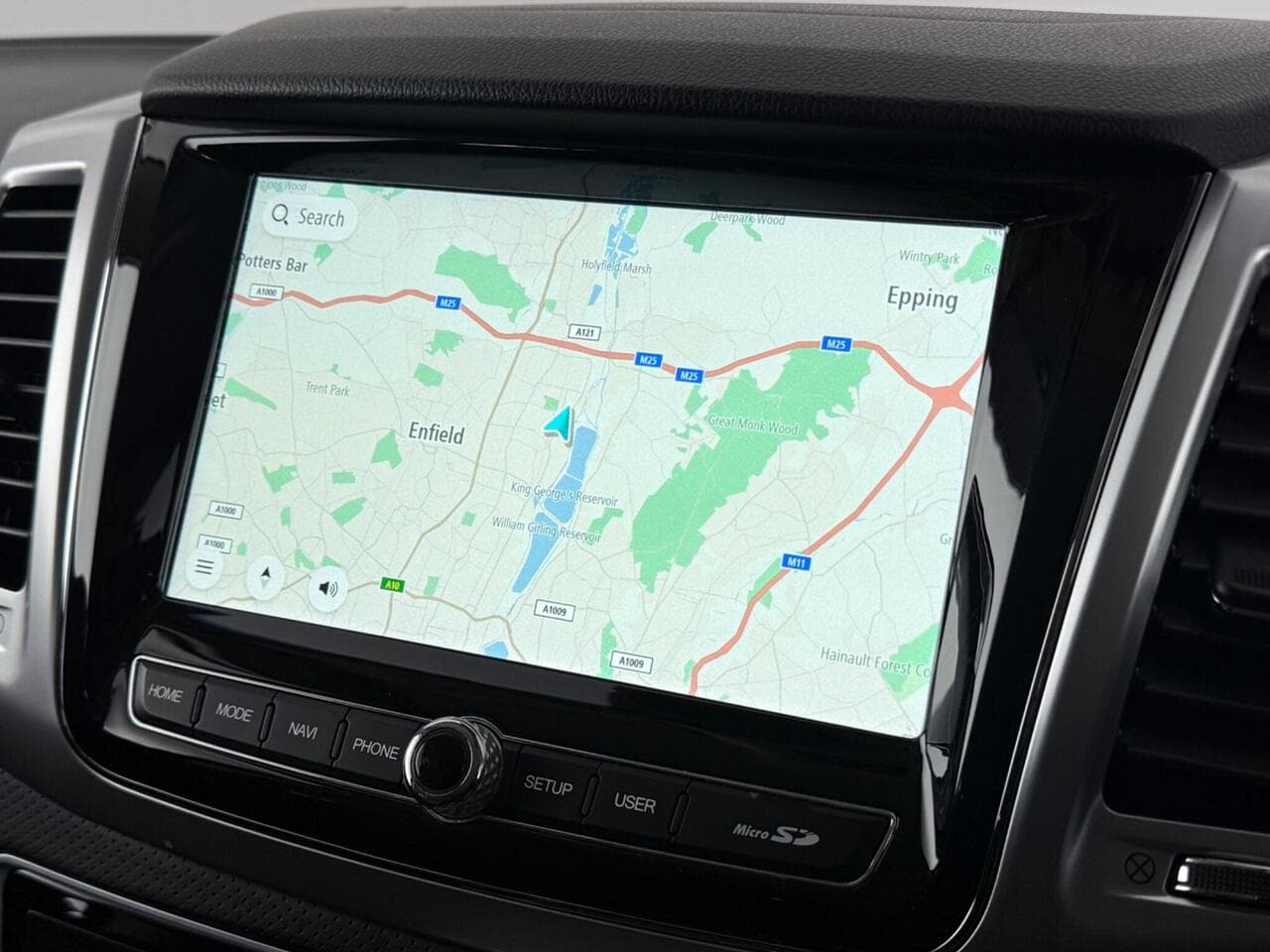 SsangYong Rexton thumbnail Infotainment System