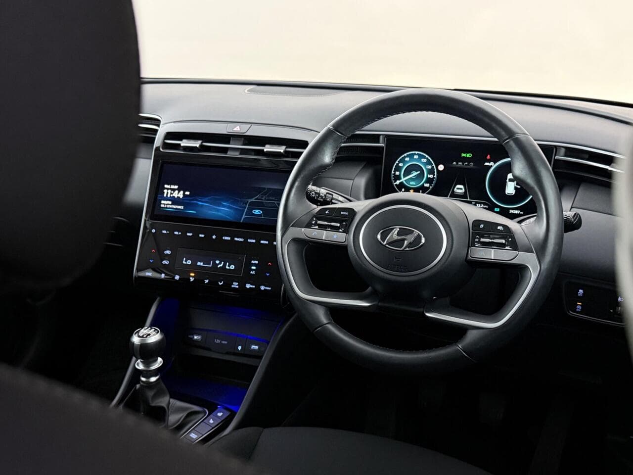 Hyundai TUCSON thumbnail Steering Wheel