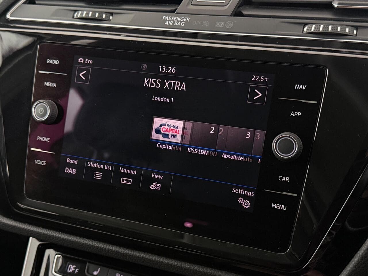 Volkswagen Touran thumbnail Infotainment System