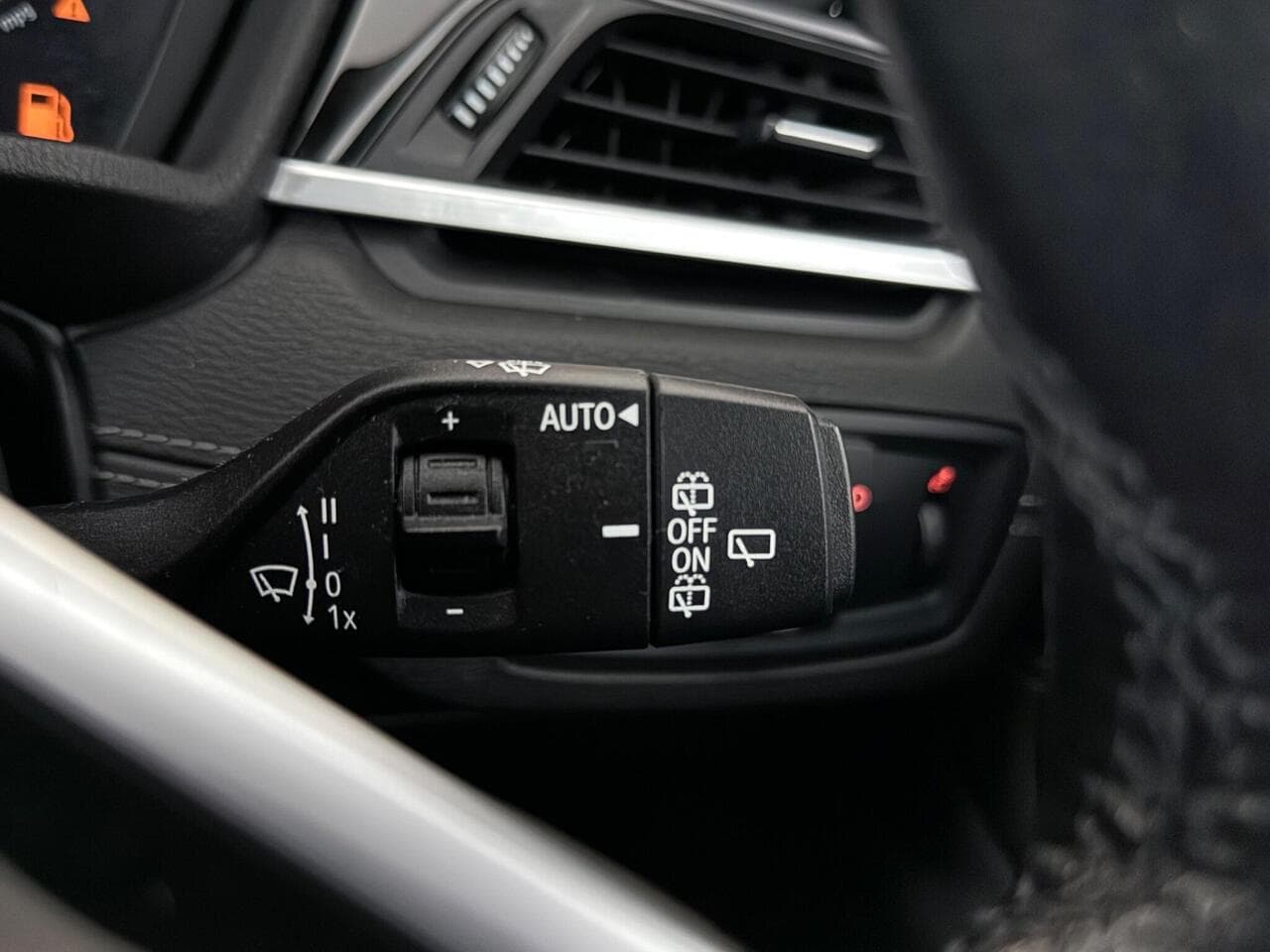 BMW X2 thumbnail Misc Controls
