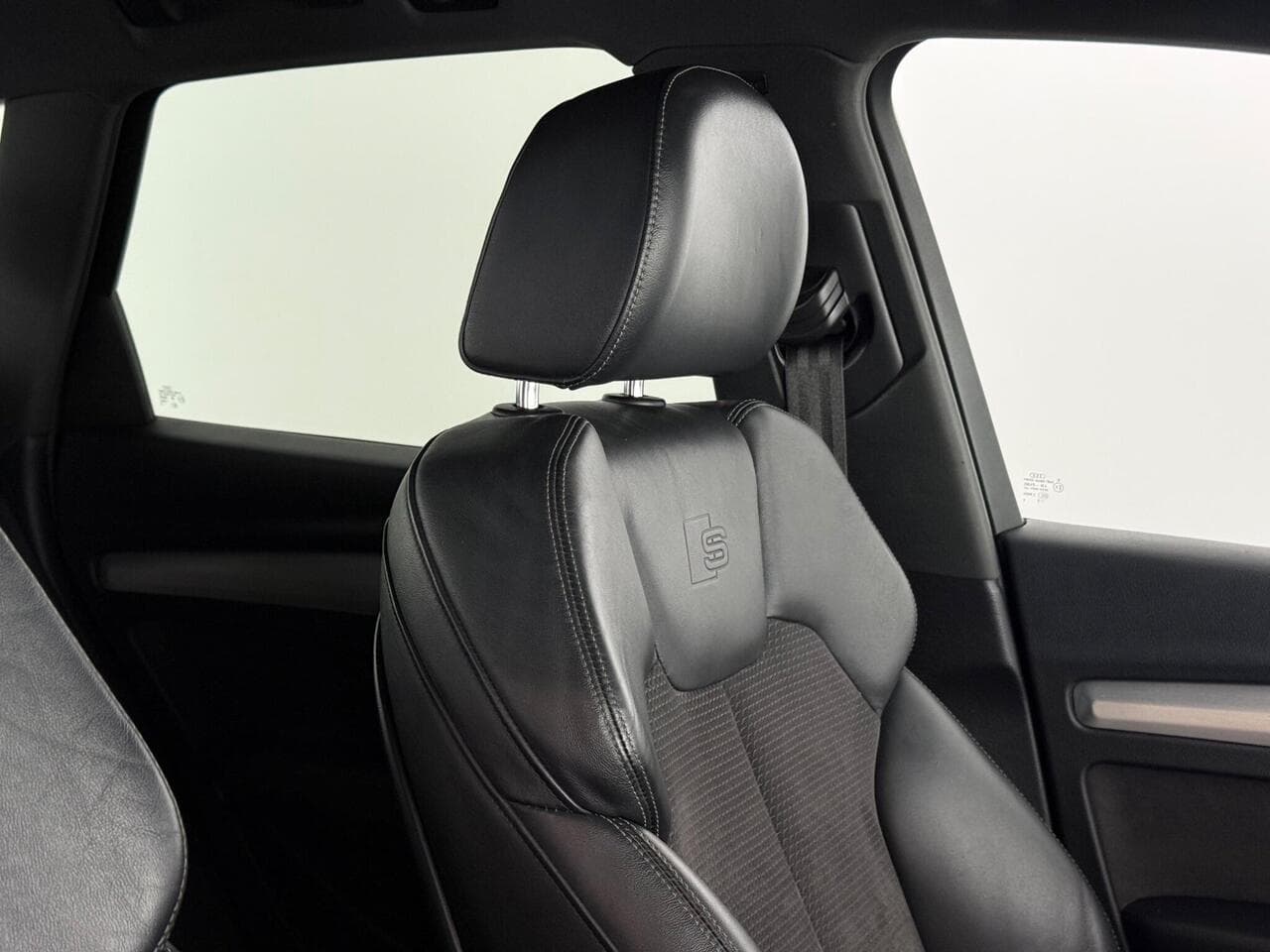 Audi Q5 thumbnail Seat Driver