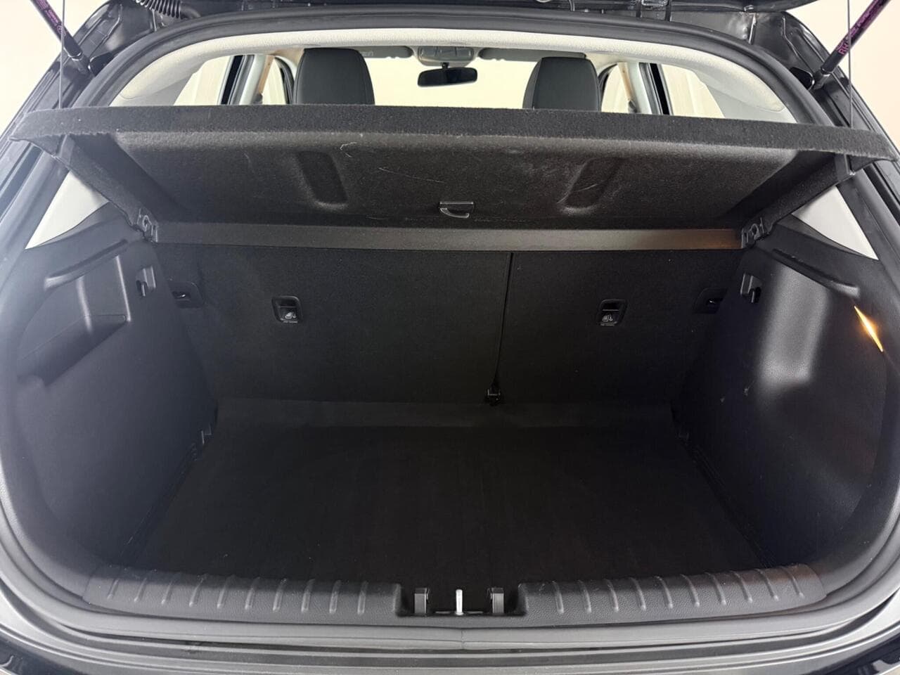 Kia Stonic thumbnail Boot
