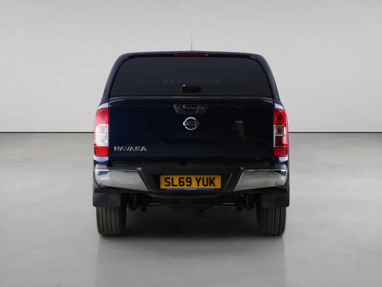 Nissan Navara thumbnail Rear