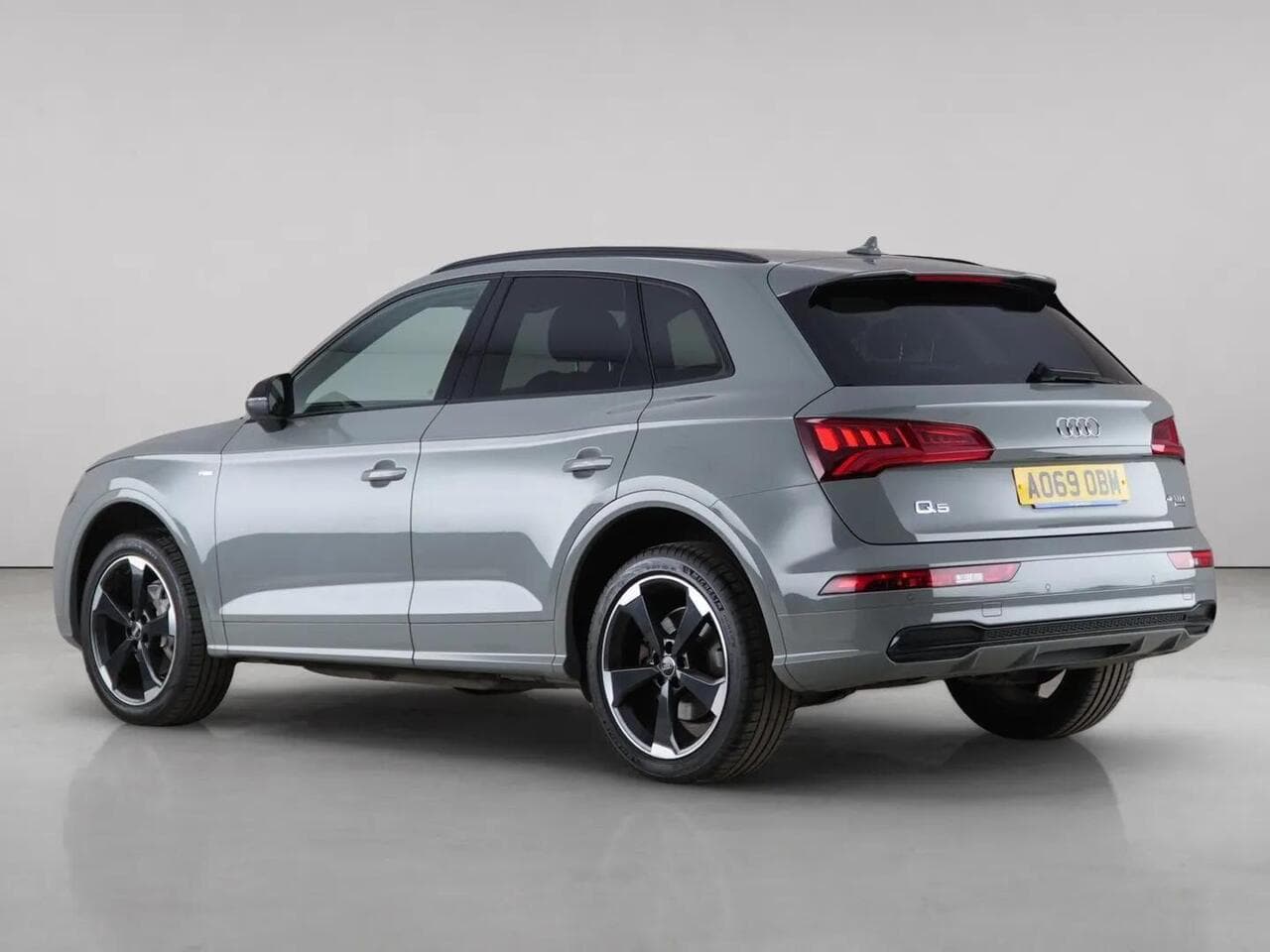 Audi Q5 thumbnail Rear Left