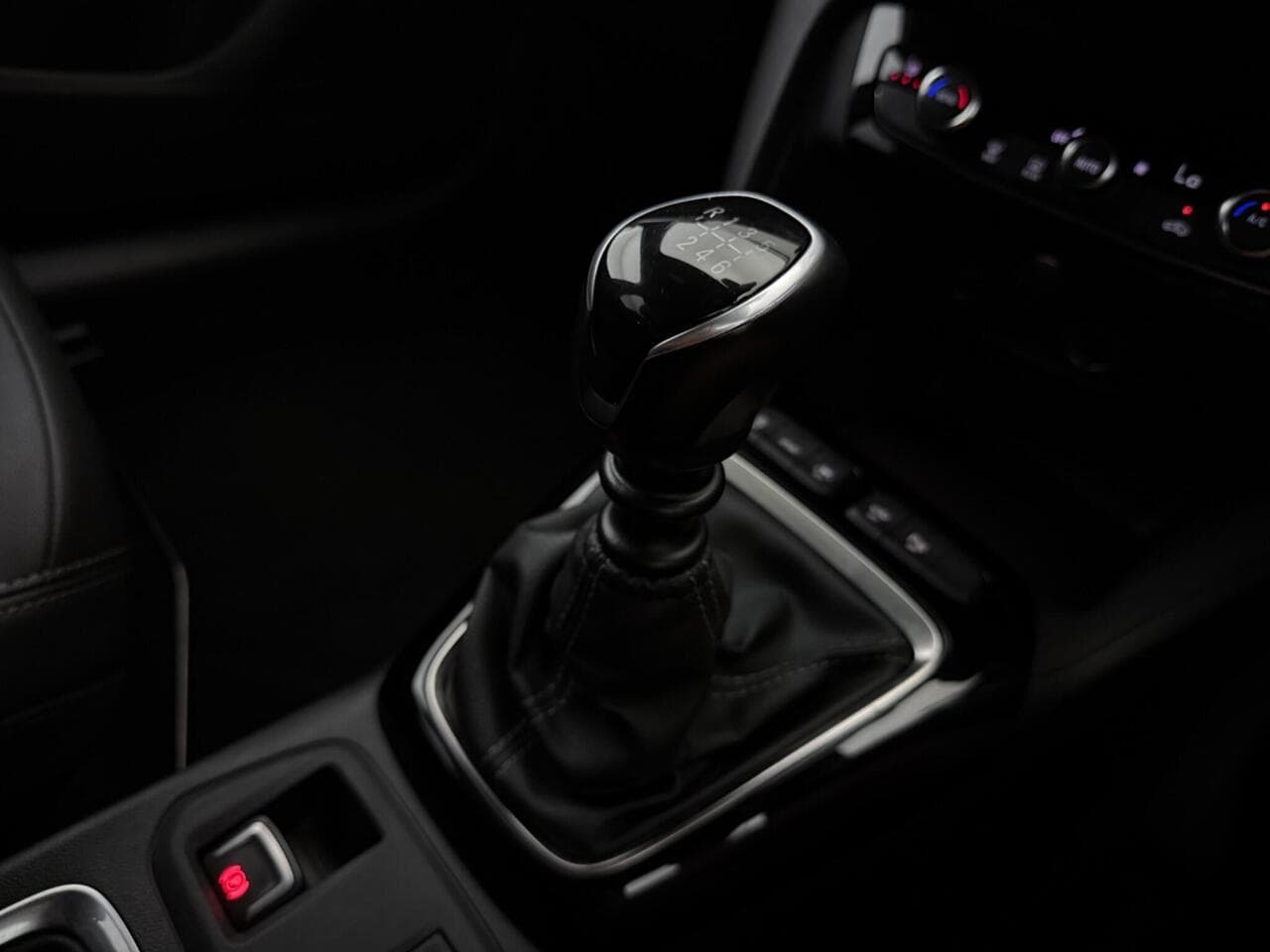 Vauxhall Corsa thumbnail Interior Front