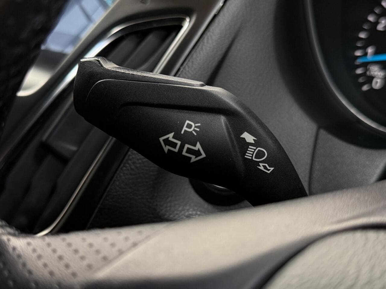 Ford Focus thumbnail Misc Controls