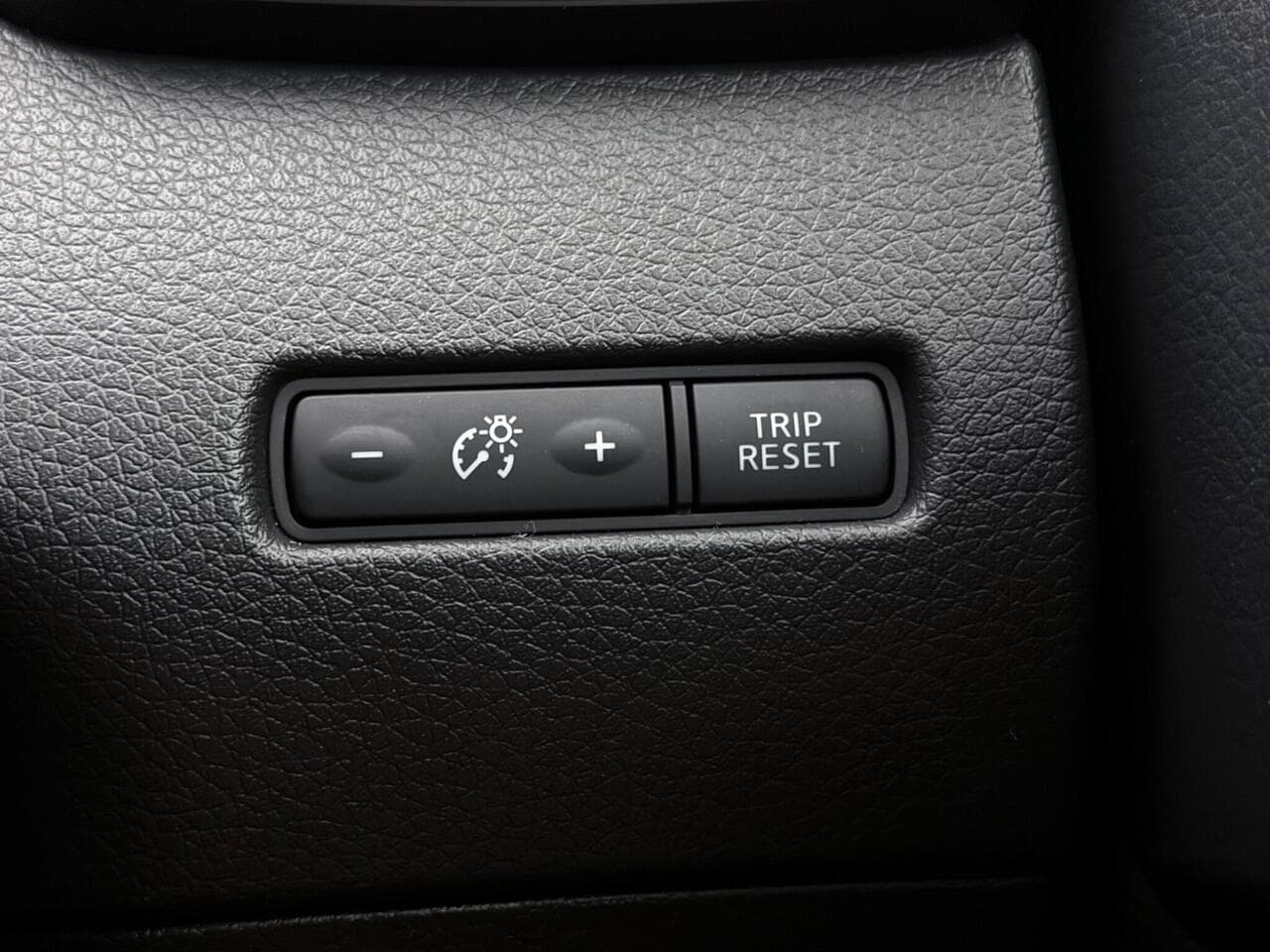 Nissan X-Trail thumbnail Misc Controls