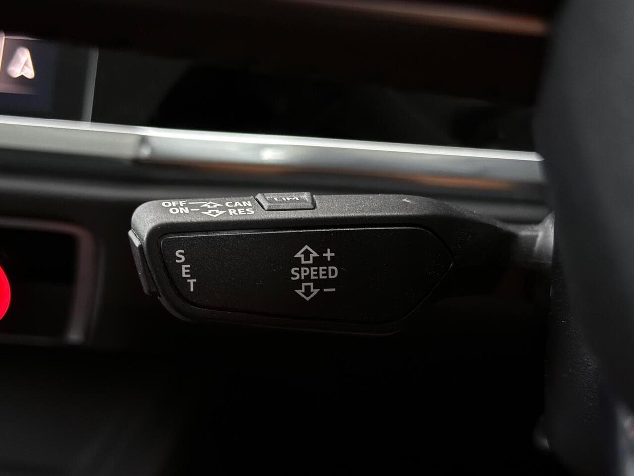 Audi Q3 thumbnail Misc Controls