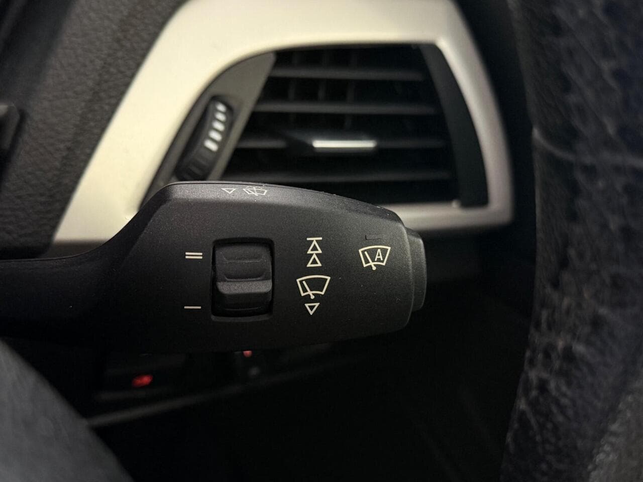 BMW 2 Series thumbnail Misc Controls