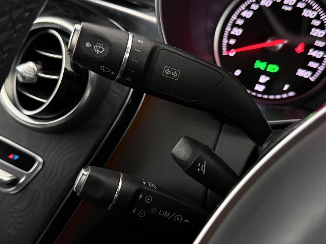 Mercedes-Benz C Class thumbnail Misc Controls