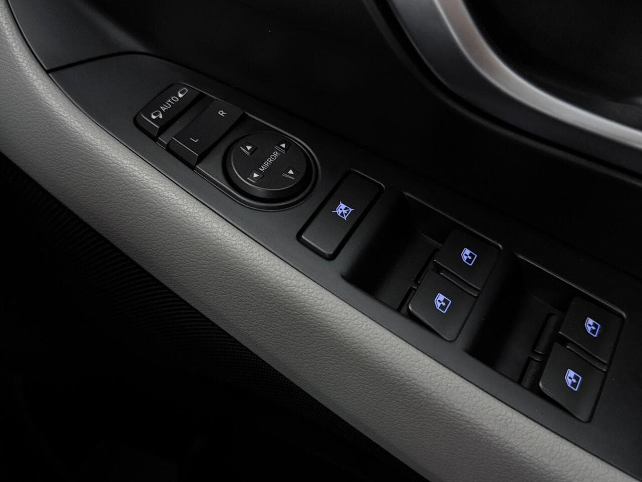 Hyundai i30 thumbnail Misc Controls