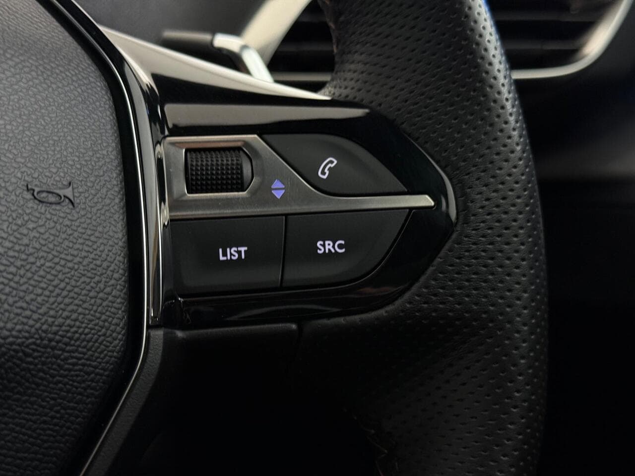 Peugeot 3008 thumbnail Misc Controls