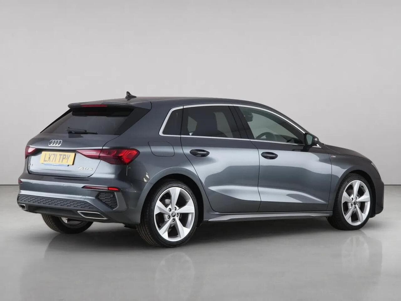 Audi A3 thumbnail Rear Right