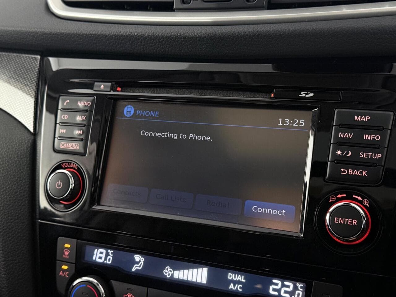 Nissan X-Trail thumbnail Infotainment System