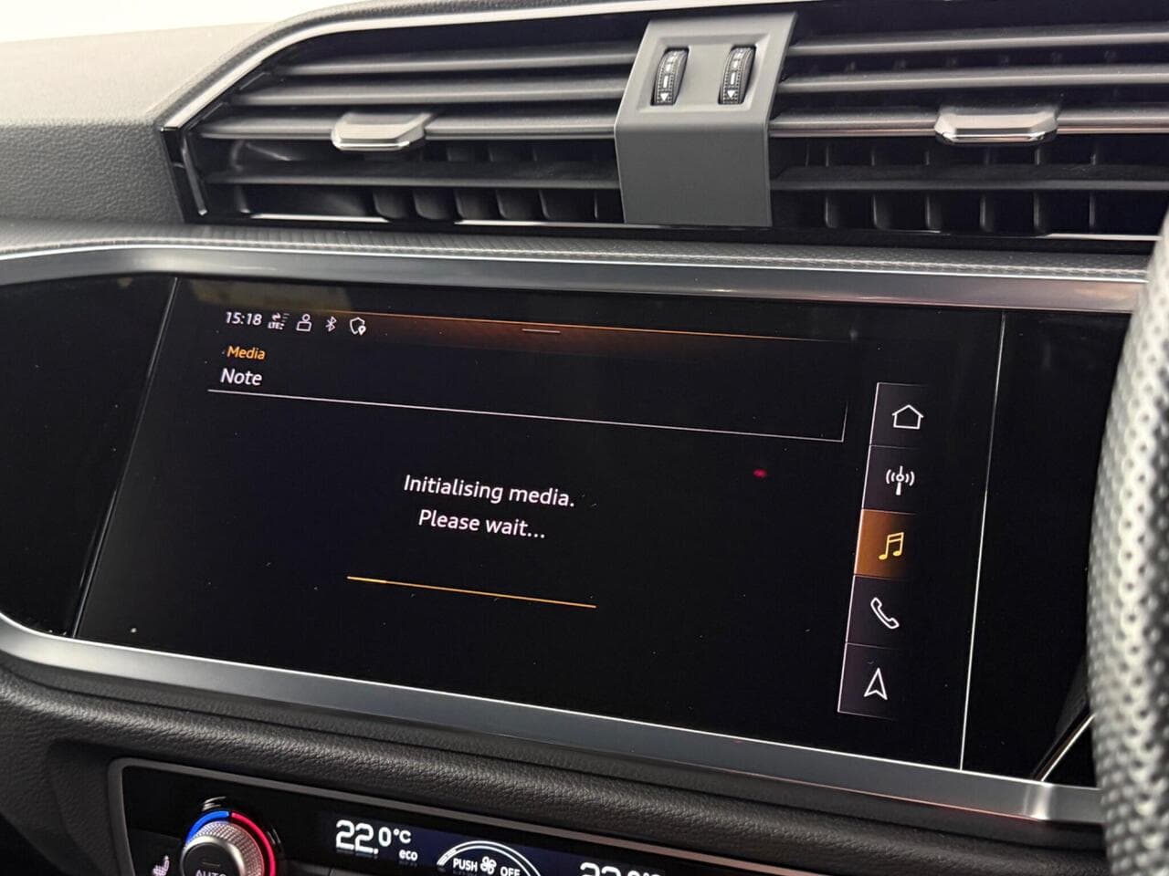 Audi Q3 thumbnail Infotainment System