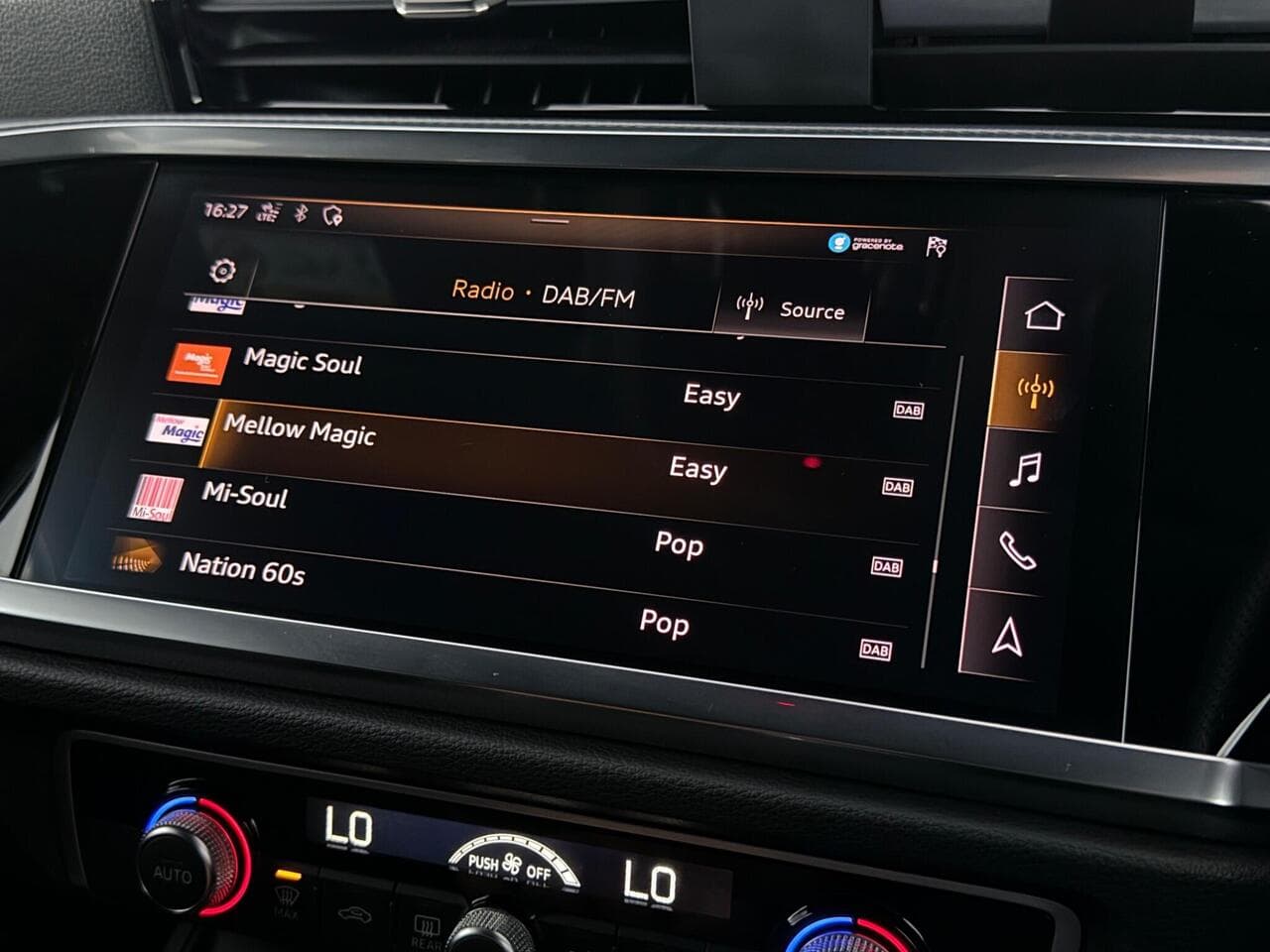 Audi Q3 thumbnail Infotainment System