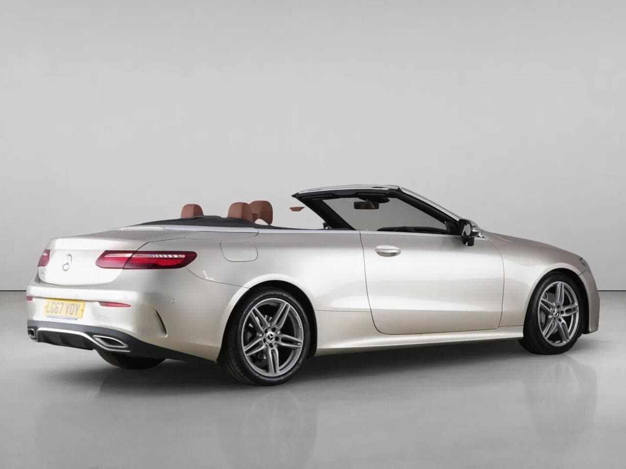 Mercedes-Benz E Class thumbnail Rear Right