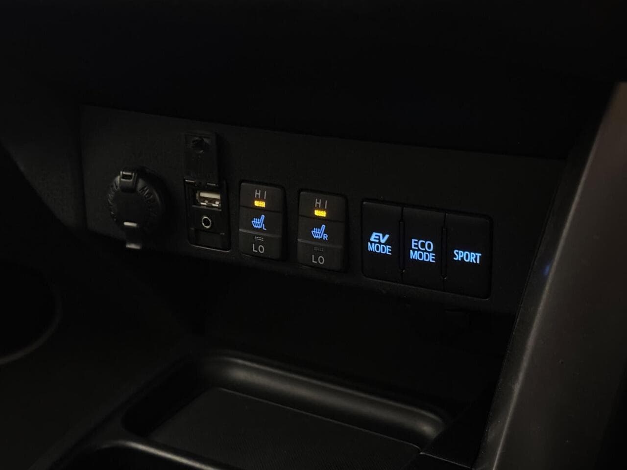 Toyota RAV4 thumbnail Misc Controls