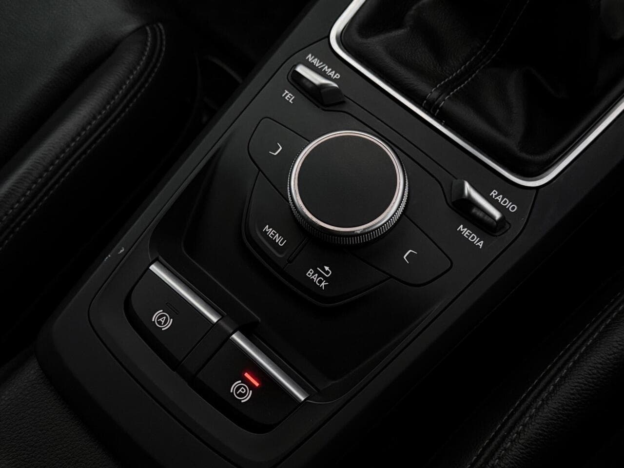 Audi Q2 thumbnail Misc Controls
