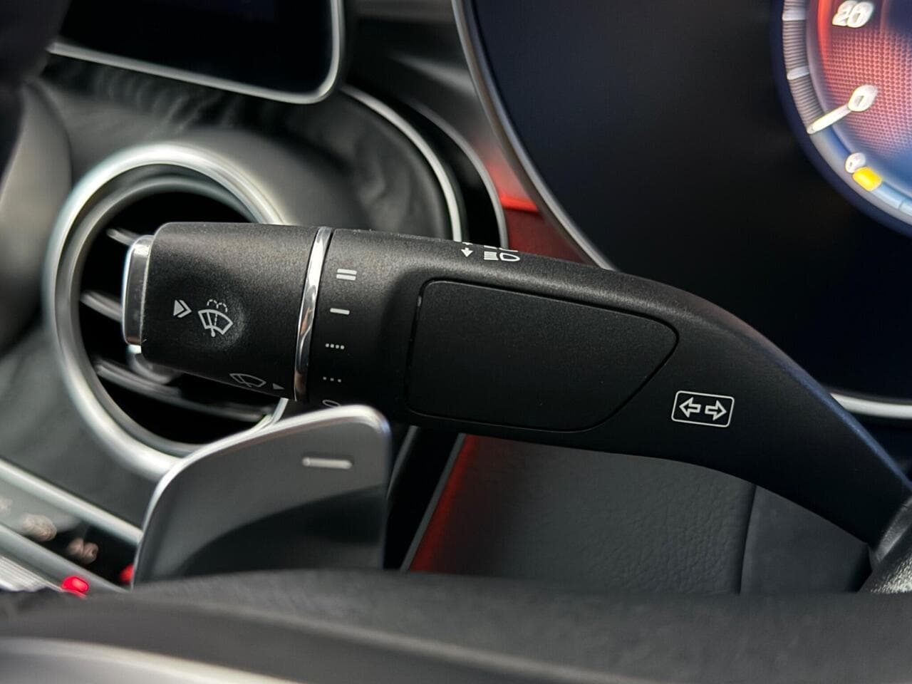 Mercedes-Benz C Class thumbnail Misc Controls