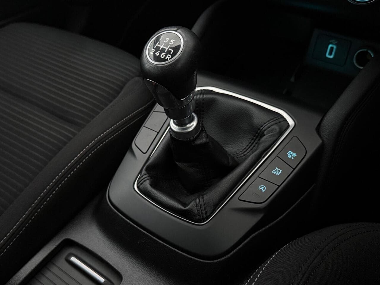 Ford Focus thumbnail Interior Front