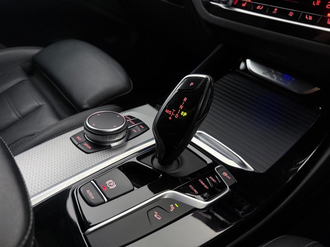 BMW X3 thumbnail Interior Front