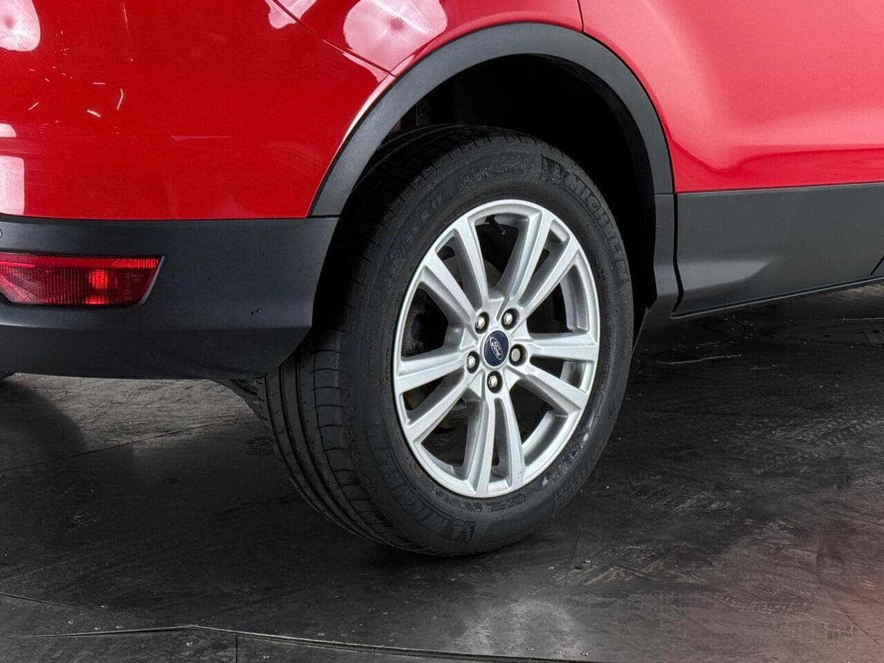 Ford Kuga thumbnail Wheel